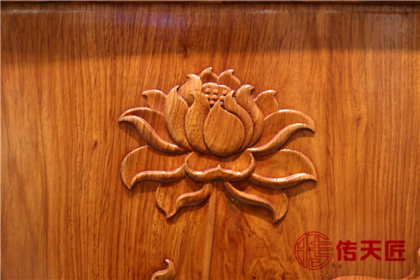 傳天匠紅木家具雕刻細節(jié)圖